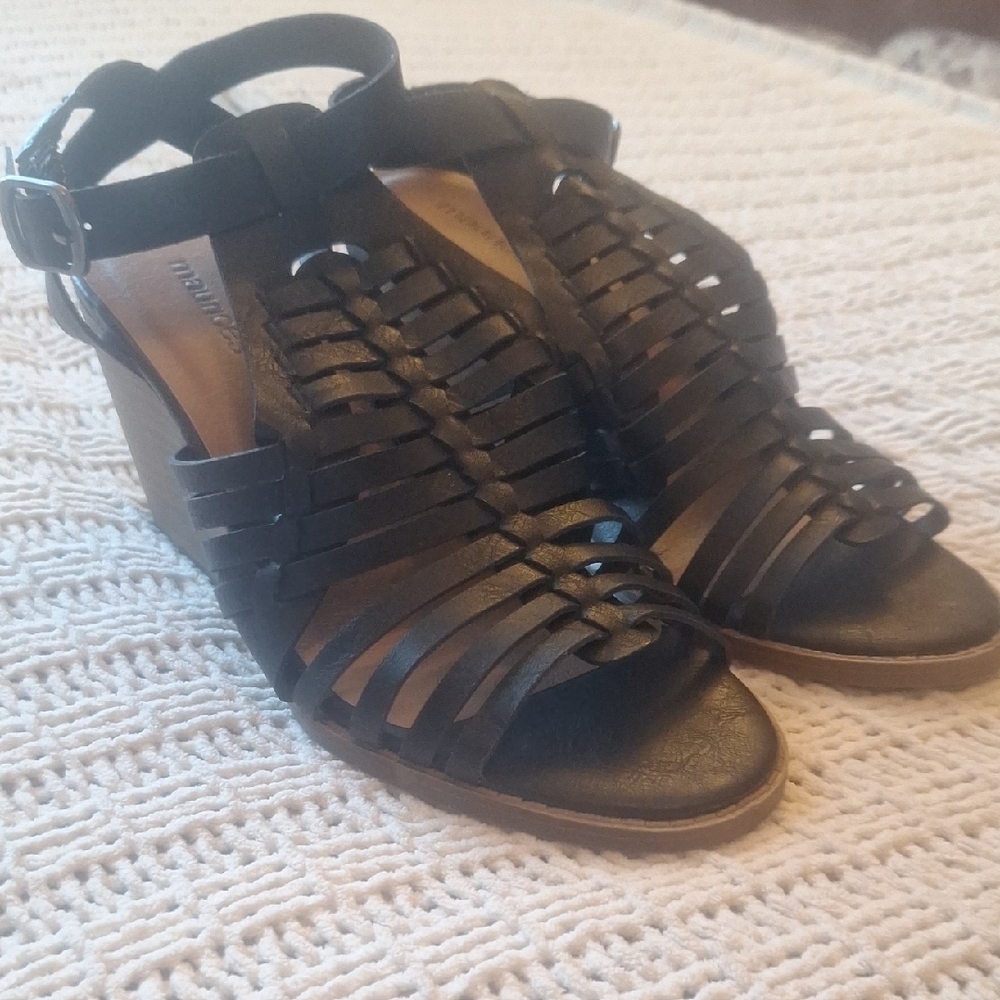 Maurices Black Woven Wedge Sandals 7M 3.5" Heel
